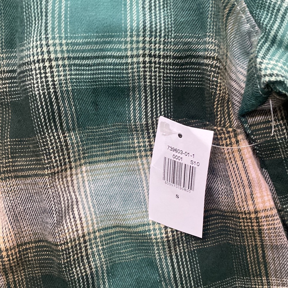 Old Navy long sleeve flannel - NWT size small - Picture 3 of 5